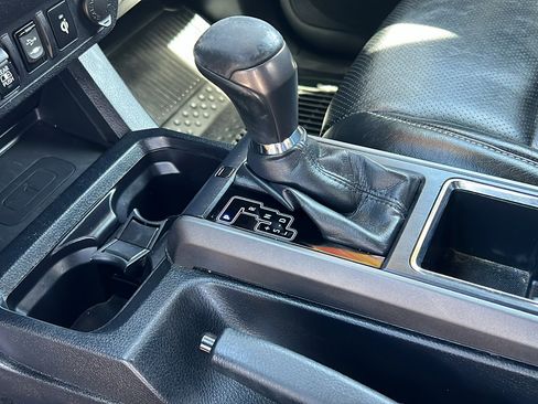 Used 2019 Toyota Tacoma TRD Off-Road AWD/4WD image 17