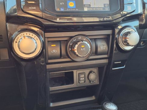 Used 2019 Toyota 4Runner TRD Off-Road Premium AWD/4WD image 11