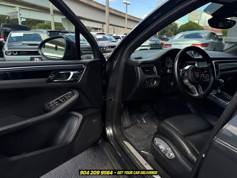 Used 2018 Porsche Macan S w/ Premium Package Plus AWD/4WD image 23