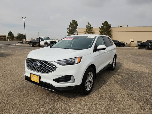 Certified 2023 Ford Edge SEL image 3