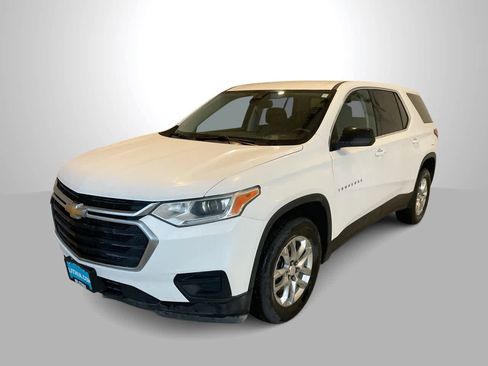 Used 2021 Chevrolet Traverse LS image 1