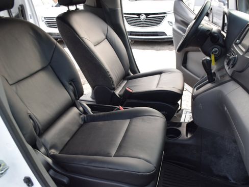 Used 2021 Nissan NV200 S w/ Back Door Glass Package image 12