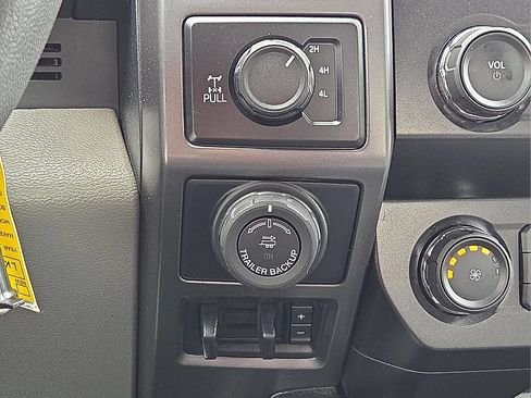 Used 2020 Ford F150 XLT w/ Equipment Group 302A Luxury AWD/4WD image 18
