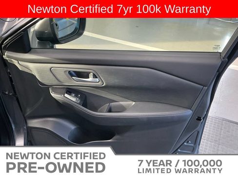 Used 2025 Nissan Rogue SV FWD image 40