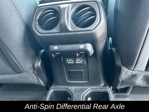 Used 2022 Jeep Gladiator Sport AWD/4WD image 41