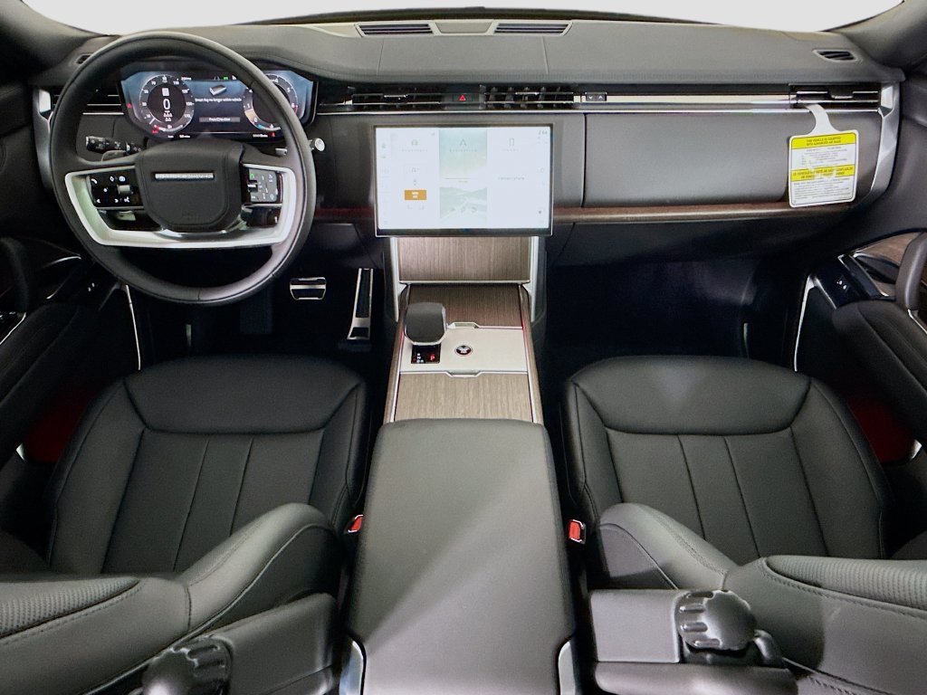 New 2026 Land Rover Range Rover Long Wheelbase SE AWD/4WD image 13