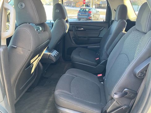 Used 2016 GMC Acadia SLE image 11