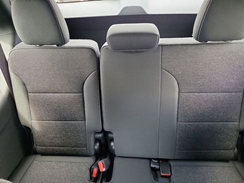 New 2026 Chevrolet Traverse LT image 11