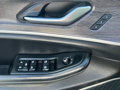 Used 2023 Jeep Grand Cherokee 4WD 4xe image 26
