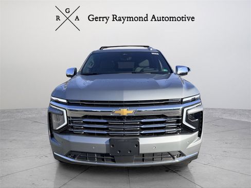 New 2026 Chevrolet Suburban Premier image 2