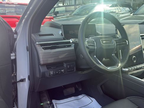 Used 2024 GMC Sierra EV Denali AWD/4WD image 12