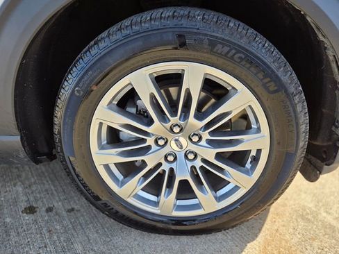 Used 2025 Ford Explorer Platinum image 13