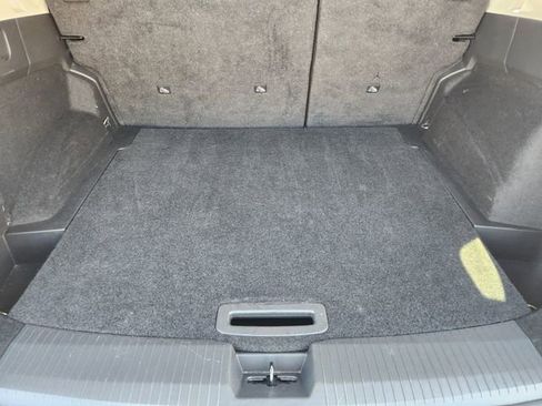 Used 2023 Nissan Rogue SV image 32