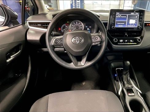 Used 2021 Toyota Corolla LE w/ LE Convenience Package FWD image 17