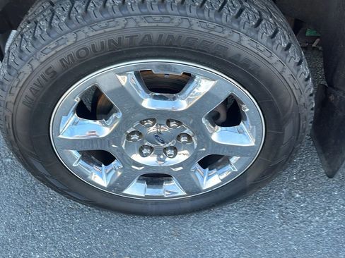 Used 2014 Ford F150 Lariat w/ Equipment Group 502A Luxury image 19