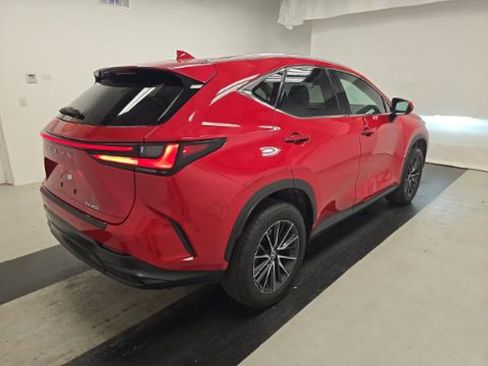 Used 2024 Lexus NX 250 FWD image 2