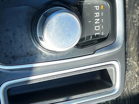 Used 2016 Chrysler 300 C image 33