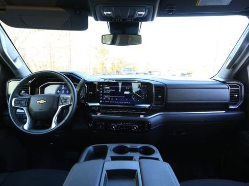 Used 2025 Chevrolet Silverado 1500 LT image 31
