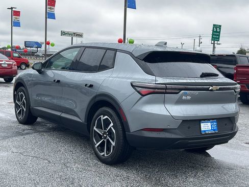 New 2026 Chevrolet Equinox EV LT image 17