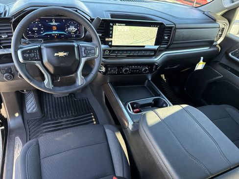 Used 2025 Chevrolet Silverado 2500 LT w/ Z71 Chrome Sport Edition image 18