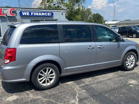 Used 2020 Dodge Grand Caravan SXT FWD image 6