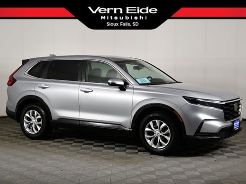 Used 2025 Honda CR-V LX image 1