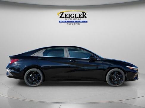 New 2026 Hyundai Elantra SEL Sport Premium FWD image 9