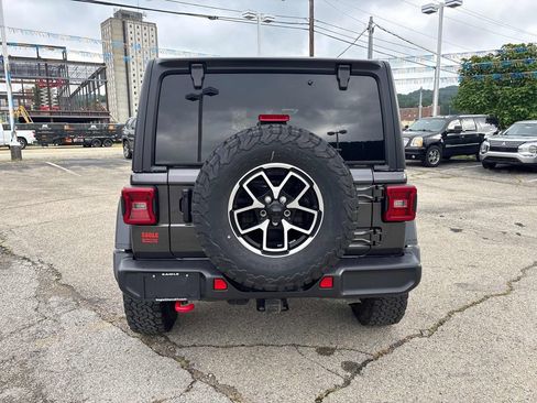 Used 2024 Jeep Wrangler Unlimited Rubicon AWD/4WD image 4