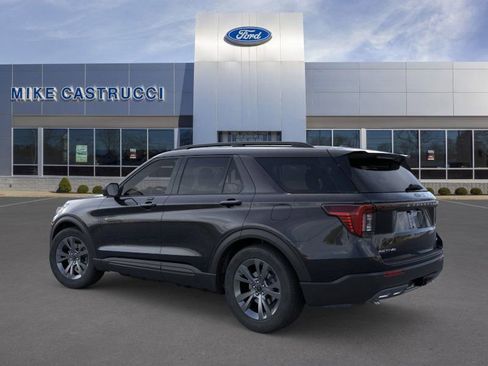 New 2026 Ford Explorer Active image 4