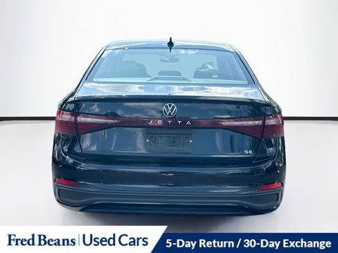 Used 2025 Volkswagen Jetta SE FWD image 7