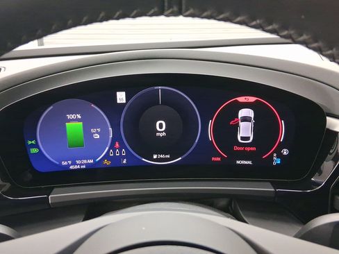 Used 2024 Porsche Macan 4 Electric image 20