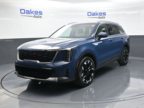 New 2025 Kia Sorento EX image 4