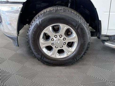 Used 2024 RAM 2500 Big Horn AWD/4WD image 29