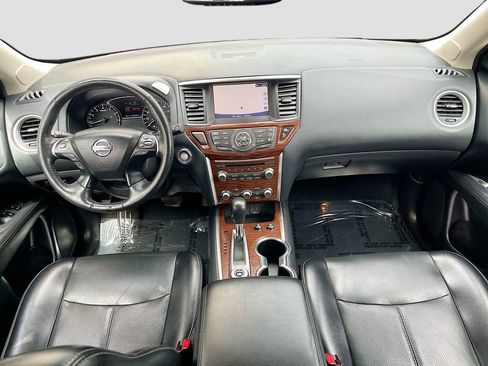 Used 2020 Nissan Pathfinder Platinum image 23