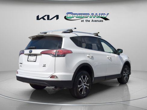 Used 2016 Toyota RAV4 LE image 7