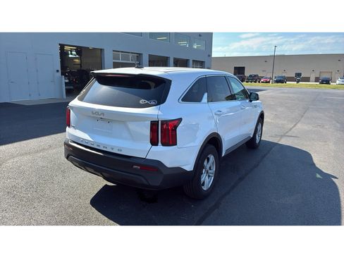 Used 2022 Kia Sorento LX AWD/4WD image 5
