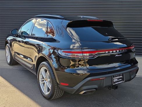 Used 2025 Porsche Macan image 3