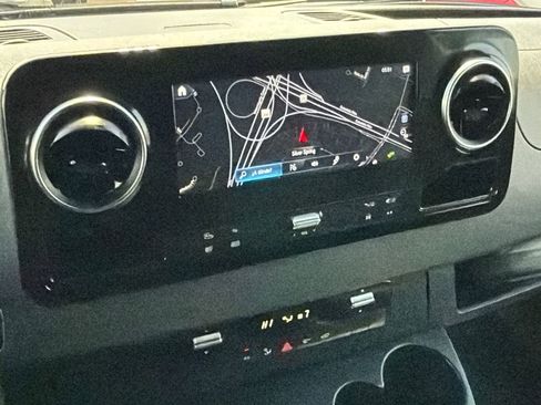 Used 2022 Mercedes-Benz Sprinter 3500 image 26