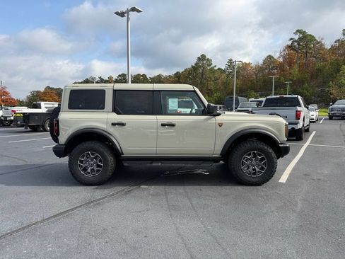 New 2025 Ford Bronco Badlands AWD/4WD image 9