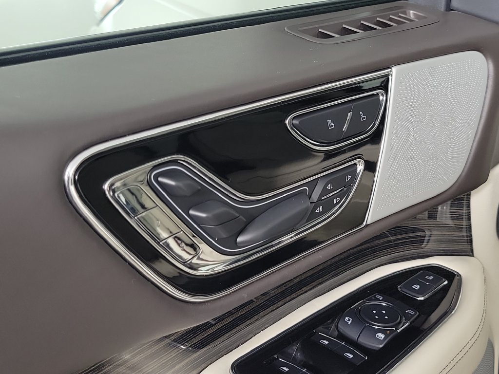 Certified 2023 Lincoln Navigator L Black Label AWD/4WD image 17
