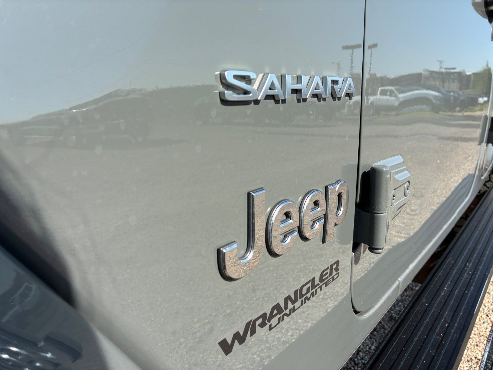 Used 2020 Jeep Wrangler Unlimited Sahara AWD/4WD image 24