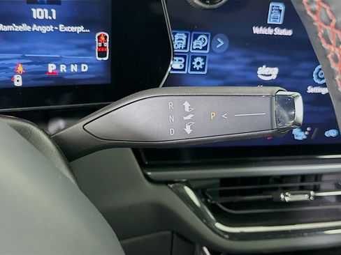 Used 2024 Chevrolet Equinox EV RS image 25