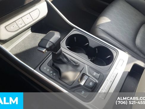Used 2025 Kia Carnival FWD image 8