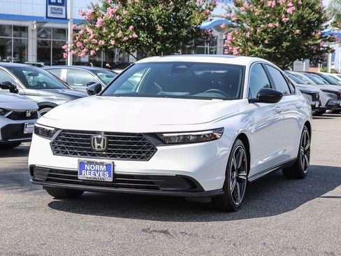 Used 2024 Honda Accord Sport image 3