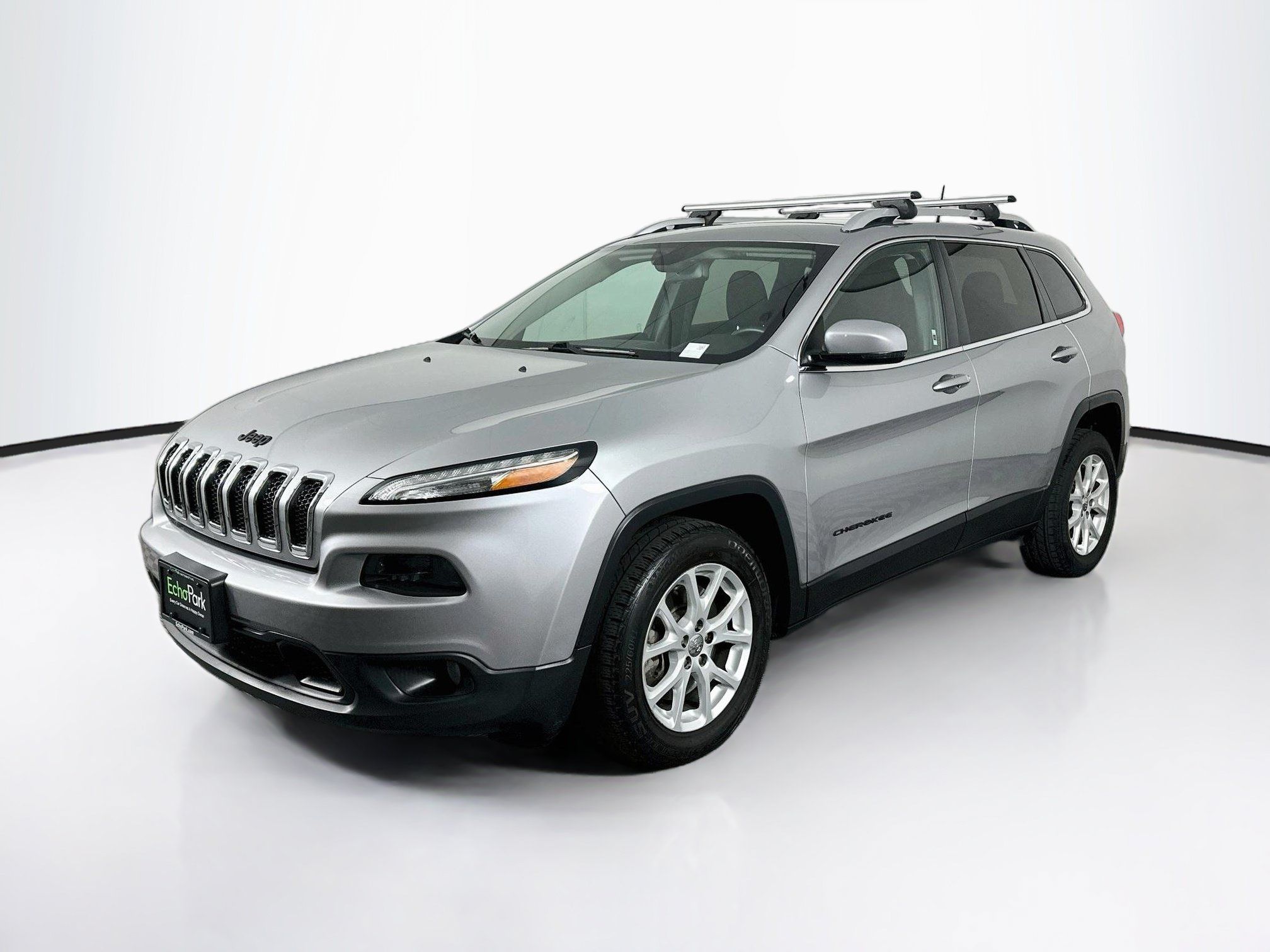 Used 2017 Jeep Cherokee Latitude w/ Safety/Convenience Group FWD image 3
