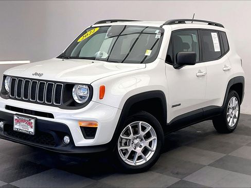 Used 2022 Jeep Renegade Latitude AWD/4WD image 11