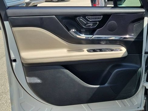 Certified 2025 Lincoln Corsair Grand Touring w/ Jet Appearance Package AWD/4WD image 17