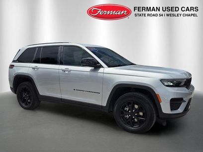 Used 2025 Jeep Grand Cherokee Altitude