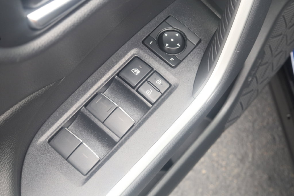 Used 2024 Toyota RAV4 SE AWD/4WD image 19