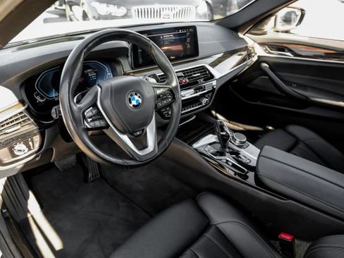 Used 2023 BMW 530e image 3